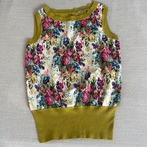 New with tag. Stylish  blouse Back - jersey. Printed thick crepe on the front